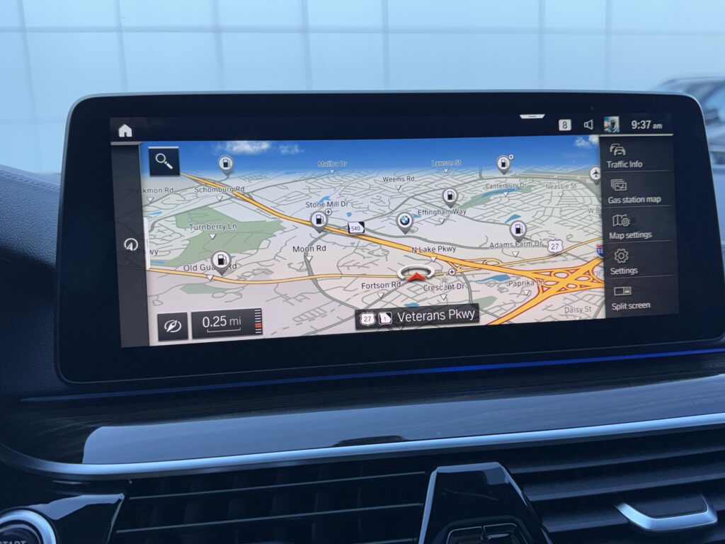 2022 BMW  M550i xDrive