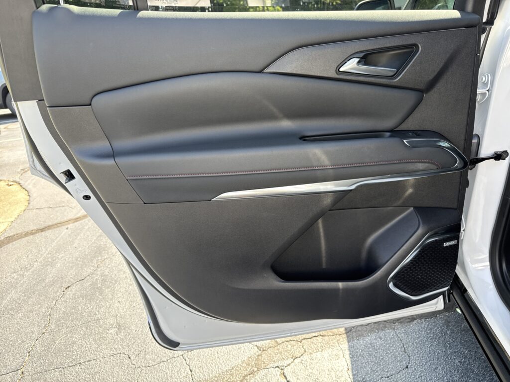 2025 Chevrolet Traverse FWD RS
