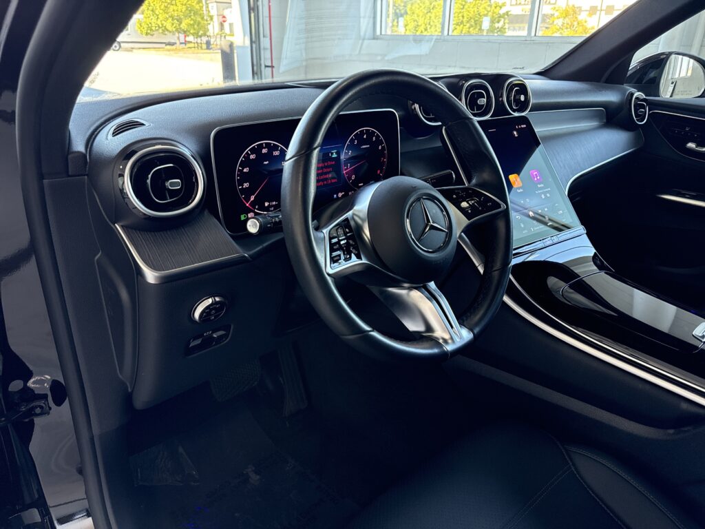 2025 Mercedes-Benz  GLC 300