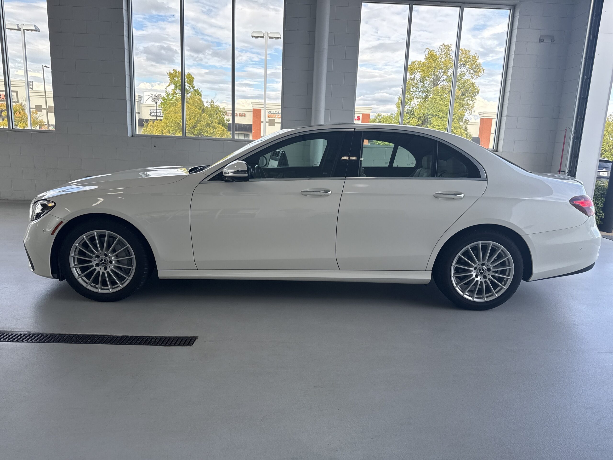 2022 Mercedes-Benz  E 350