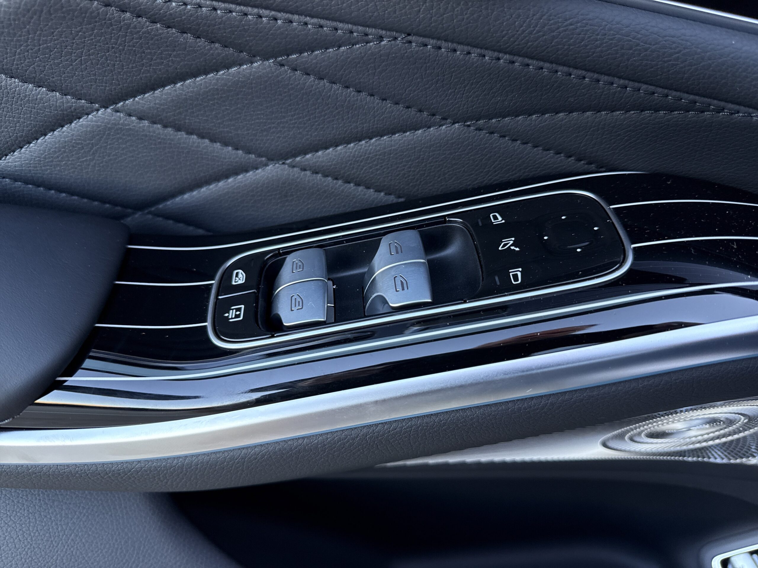 2027 Mercedes-Benz  S 580