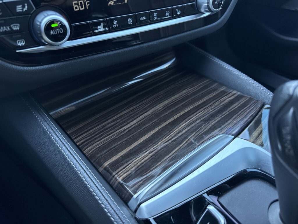 2022 BMW  M550i xDrive