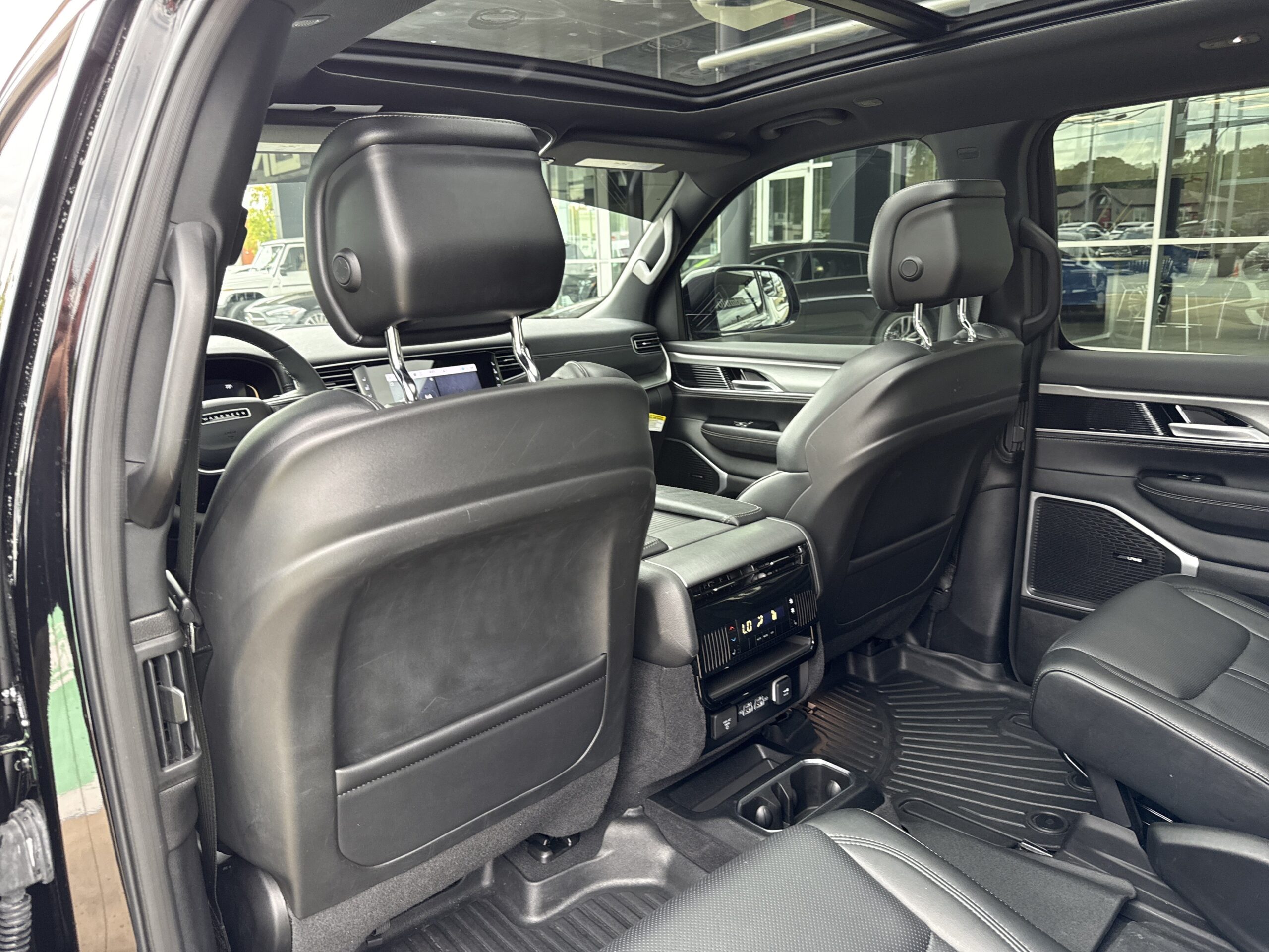 2025 Jeep Wagoneer Series II Carbide